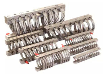 Enerji emici ve korozyona dirençli doğrusal olmayan sertliğe sahip şok karşıtı spiral tel ip izolatörü
