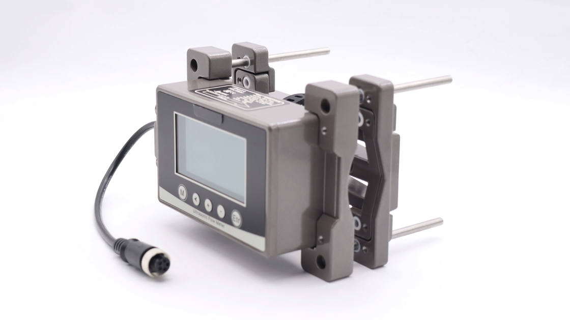 Güç ve I / O Bağlantıları M12 Havacılık Plug Büyük Ekran Ekranlı Ultrasonik Akışölçeri