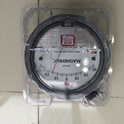 Dwyer Magnehelic 2300-60PA Diferansiyel Basınç Ölçüsü, 60-0-60 Pa aralığı, ±2% doğruluk ve IP67 Kapalı