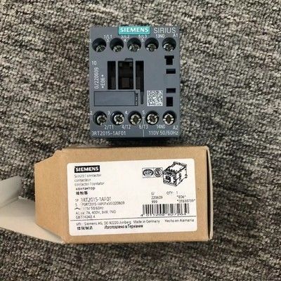 Siemens 3RT2015-1AF01 7 A nominal akım ve 110 V AC bobin voltajlı 3 kutuplu güç kontakörü