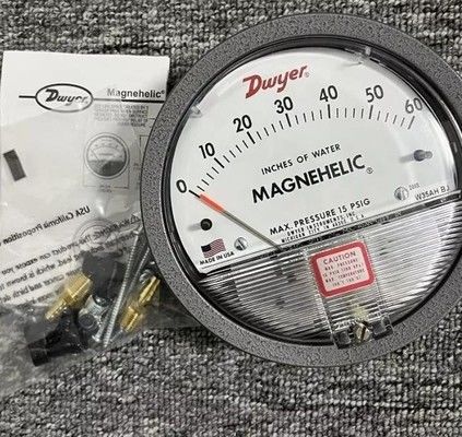 Mekanik işleyiş IP67 Hava Duruma Karşı Dayanıklılık Derecesi ve ± 1% FS Doğruluğu ile Seri 2000 Magnehelik Diferansiyel Basınç Ölçütü