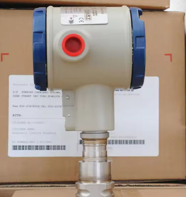 Honeywell ST3000 Akıllı Basınç Göndericisi 4-20 MA Çıktısı 316 Paslanmaz Çelik Islatılmış İşlem Başları ve 0-3000 psi Span